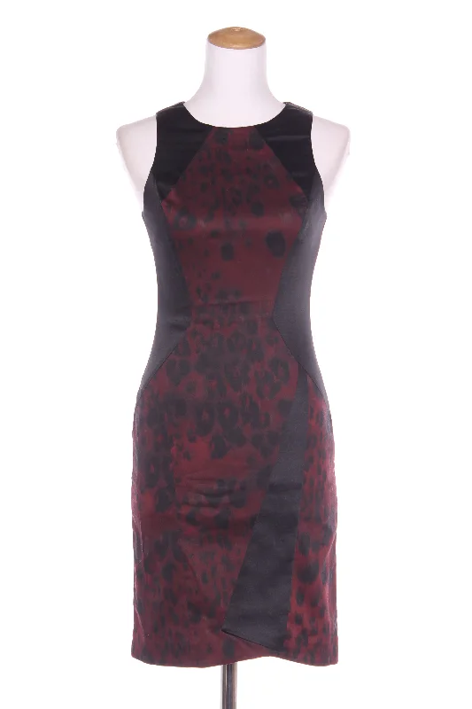 CUE (AU) Maroon leopard print pencil dress! 6