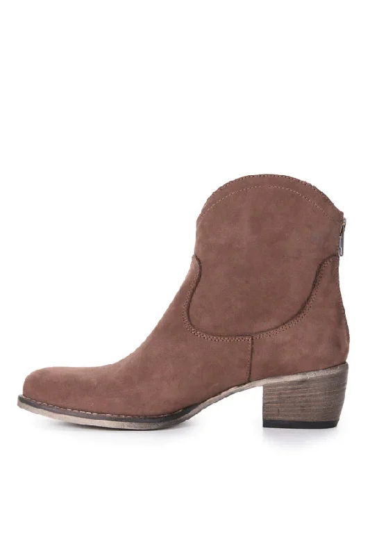 Estilo Emporio Nubuk Love Zip Boot - Chocolate