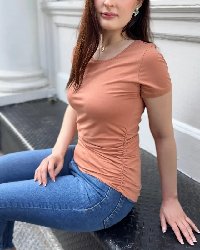 JANEY ruched tee in Italian Clay