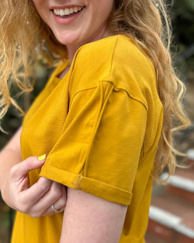 LEISURE tee in Mustard